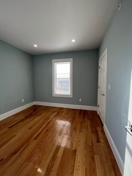 Building Photo - 73 Winchester St