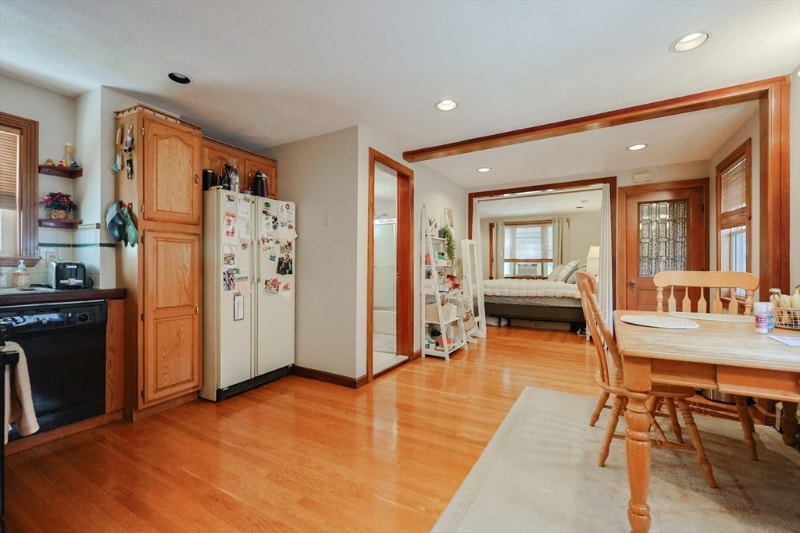 Building Photo - 127 Amory St