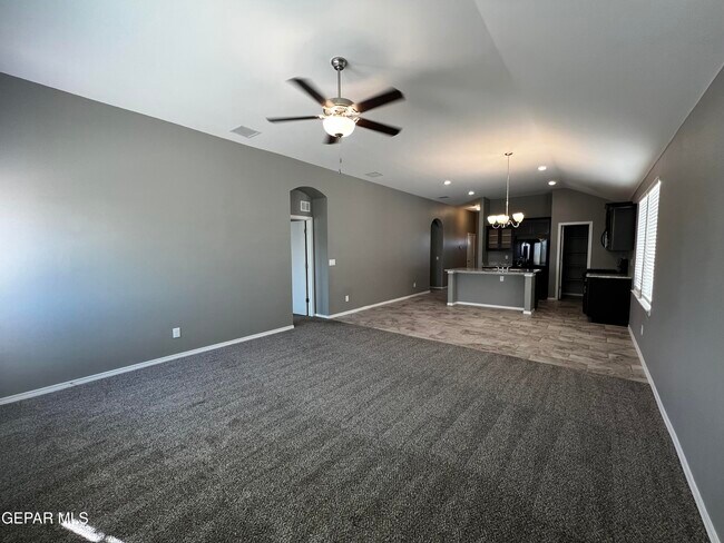 Building Photo - 924 Coyote Melon Dr