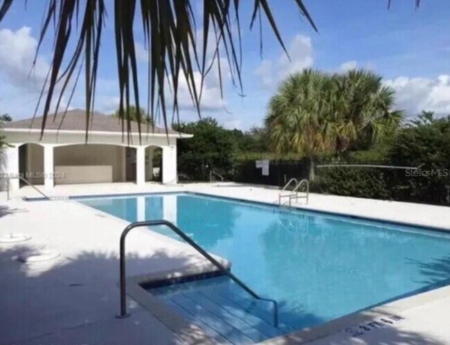 Building Photo - 1520 Las Villas Blvd