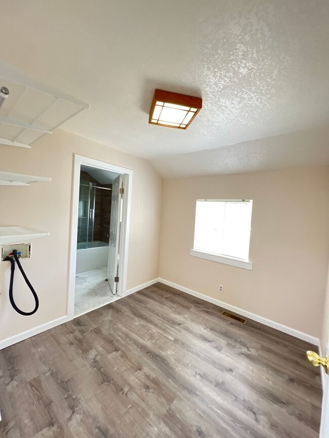 Building Photo - Downtown Benicia Remodeled Saltbox