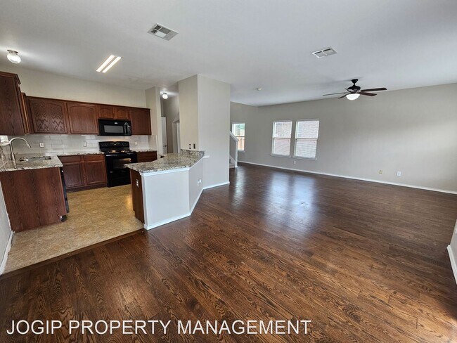 Building Photo - 3 br, 3 bath House - 4019 Houston Dr.