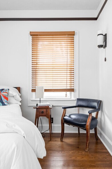 Building Photo - 4452 Carrollton Ave