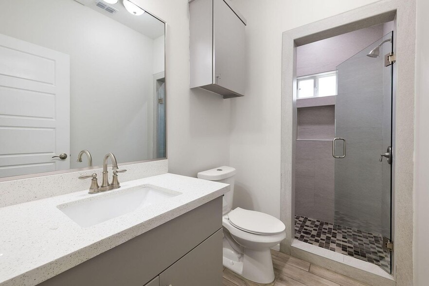 Building Photo - 4709 Magnolia Ave