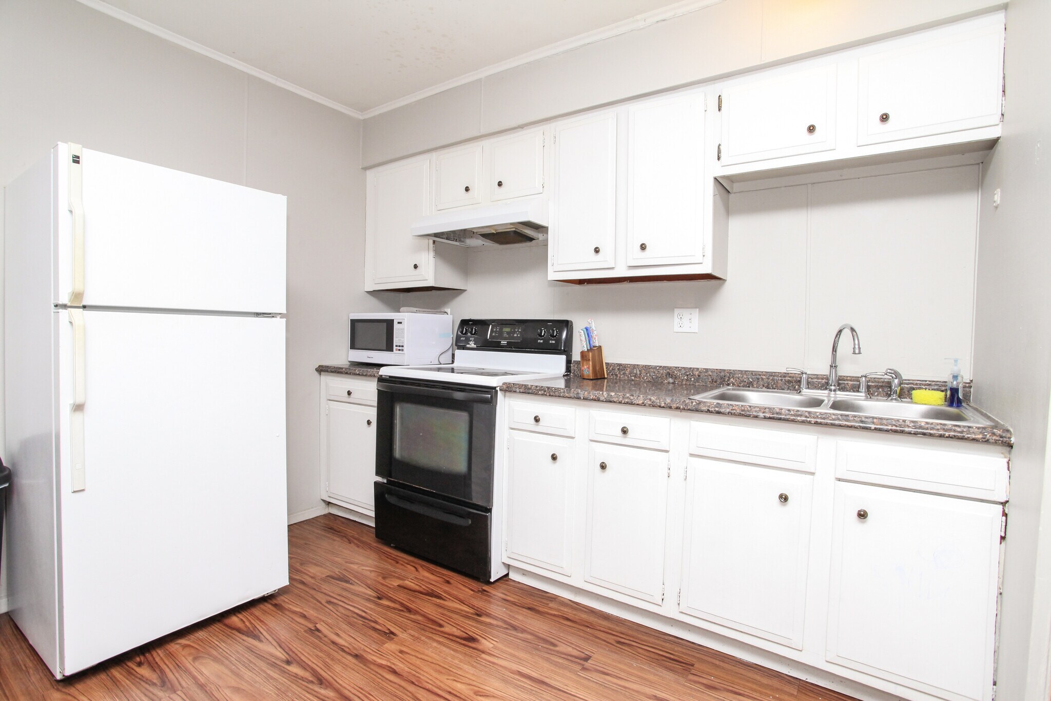 Building Photo - 1025 N Jefferson St