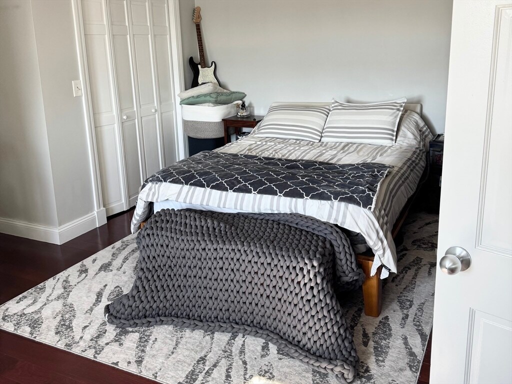 Building Photo - 172 Bunker Hill St