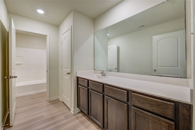 Building Photo - 3001 Iron Woods Dr