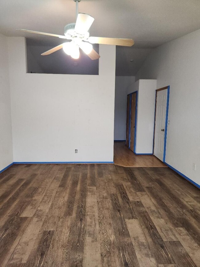 Building Photo - 3bedroom 2bath House