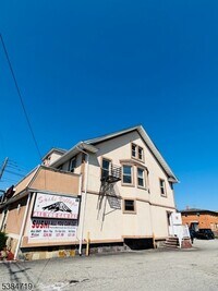 Building Photo - 68 Newark Pompton Turnpike