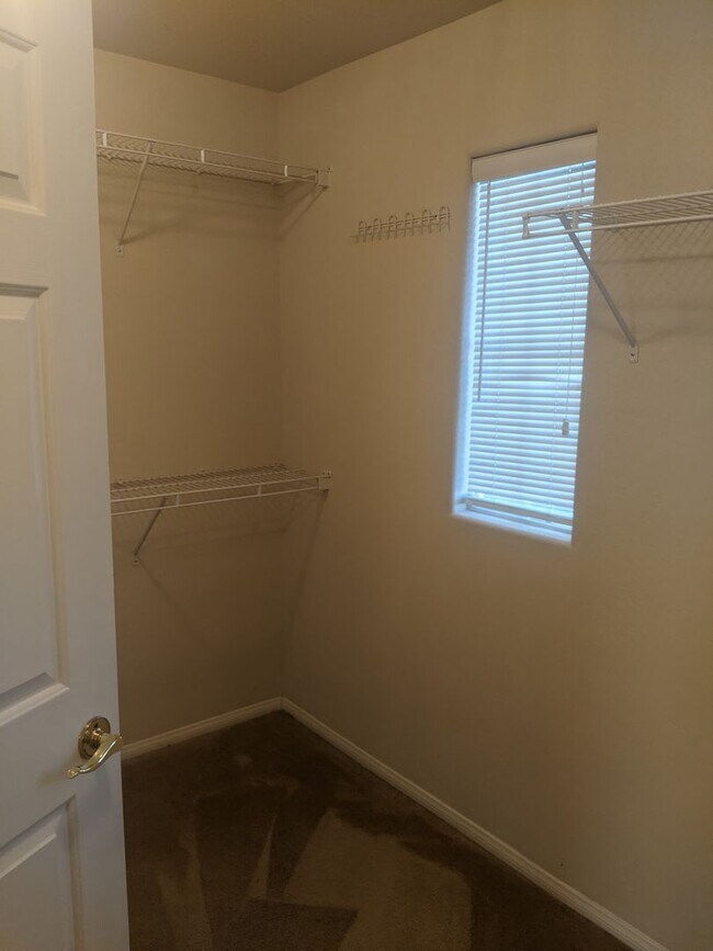 Building Photo - **Beautiful Summerlin Home – 3 Bed, 3 Bath...