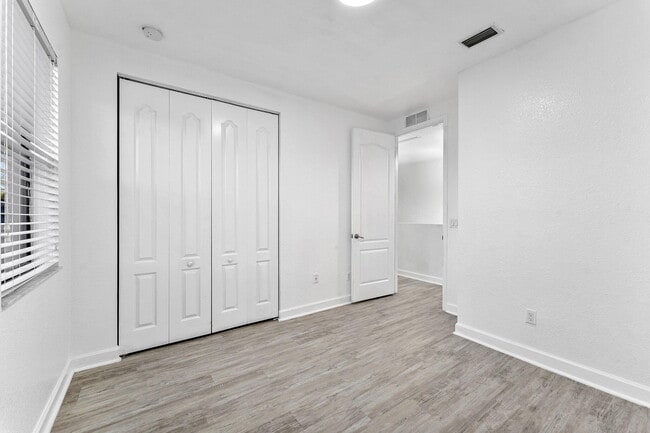 Building Photo - 3841 Aspen Leaf Dr