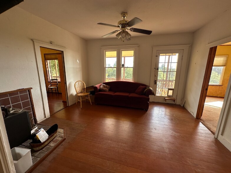 Building Photo - 48 Valley View Rd