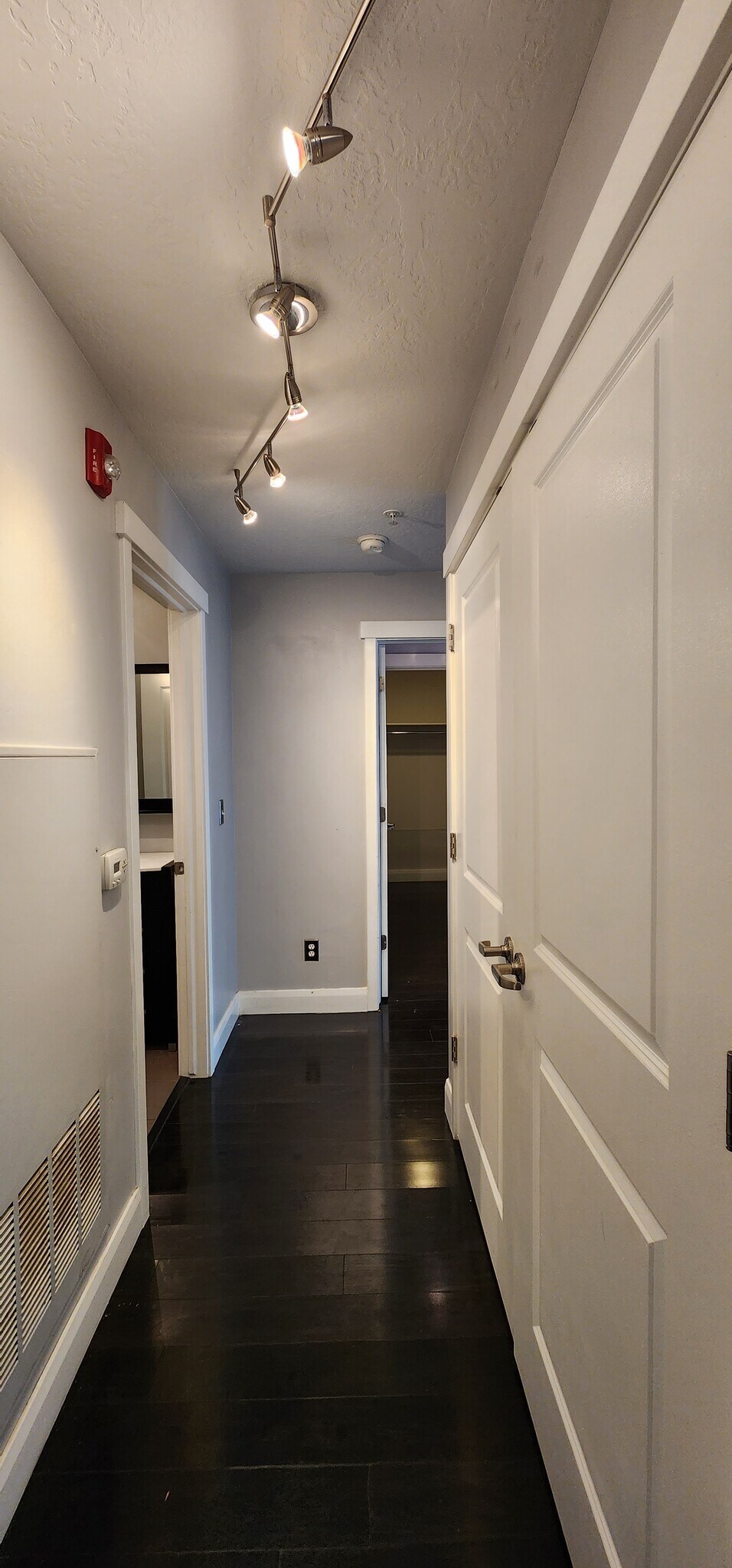 Building Photo - 4276 S Main St