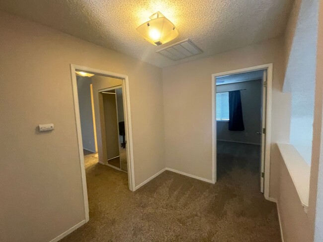 Building Photo - Northgate Village -  3 bedroom, 2.5 bath T...