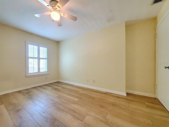 Building Photo - 5440 S MacDill Ave