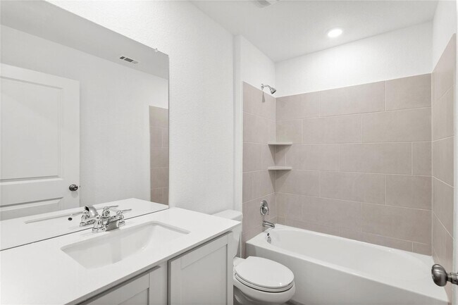 Building Photo - 161 Keefer