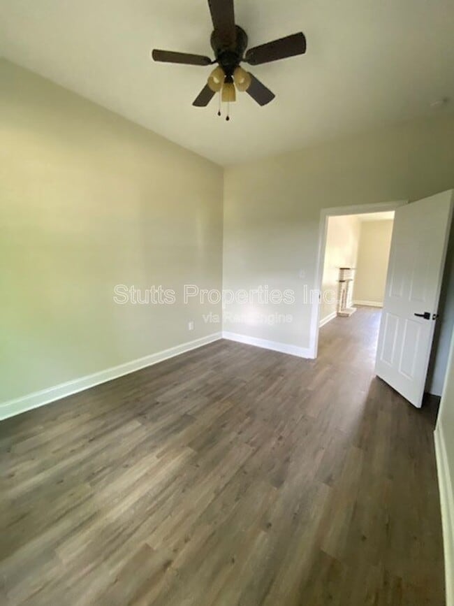 Building Photo - 602 E Mobile St