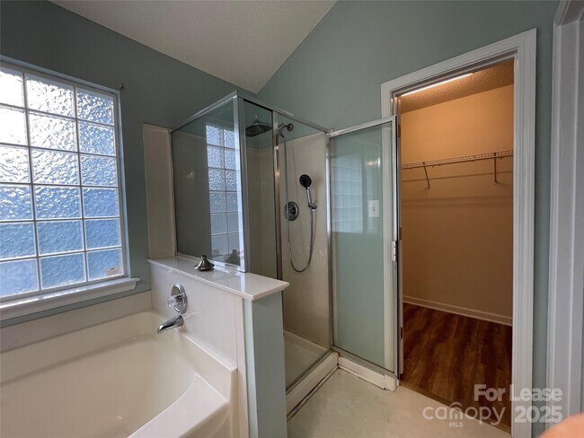 Building Photo - 5650 Berry Ridge Dr