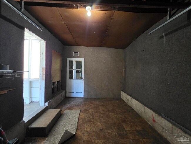 Building Photo - 35 Kennington Dr