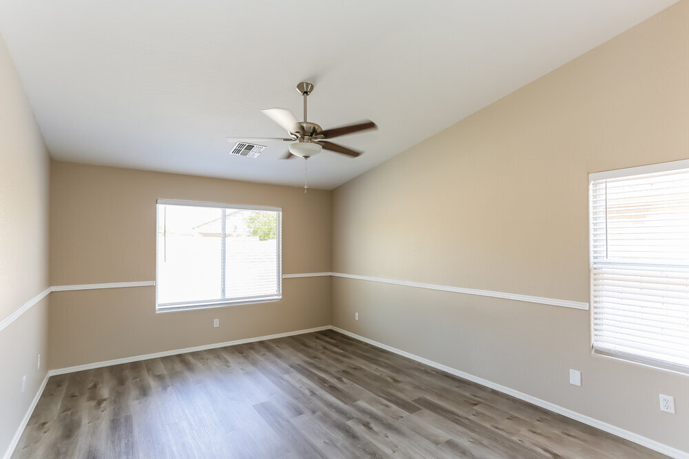 Building Photo - 15316 W Laurel Ln