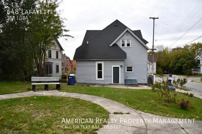 Building Photo - 648 Lafayette Ave SE