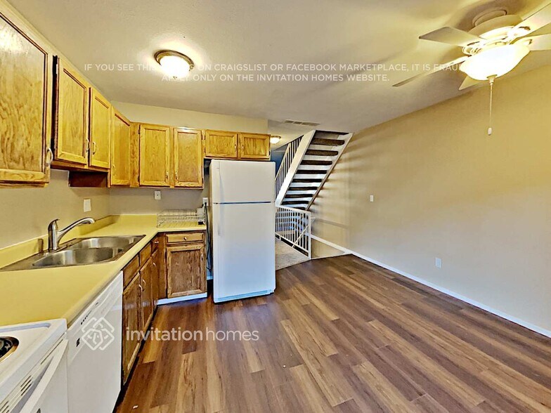 Building Photo - 17681 E Loyola Dr