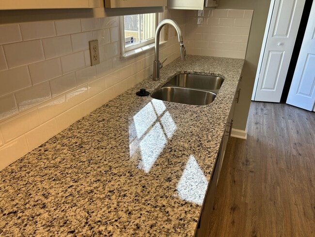 Building Photo - 4010 Selda Dr