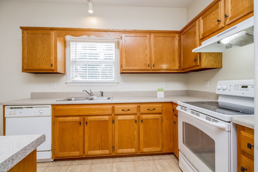 Building Photo - 1405 Augustine Ct