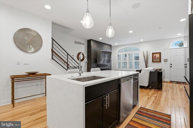 Building Photo - 159 Green Ln