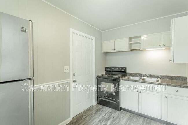 Building Photo - 207 Laws Ave