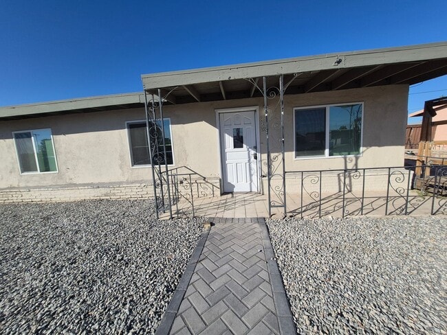 Building Photo - 3 Bedroom 1 Bath House