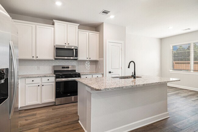 Building Photo - 6107 White Spruce Dr