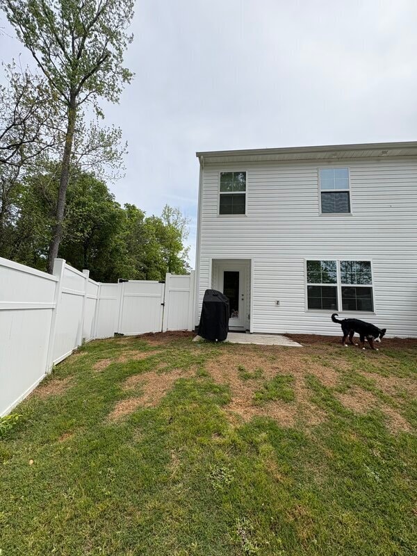 Building Photo - 44 Briar Forest Dr