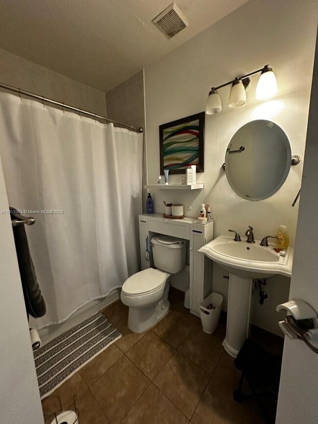 Building Photo - 4444 NW 109th Psge