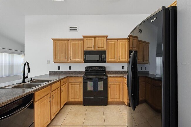 Building Photo - 113 Whippoorwill Dr