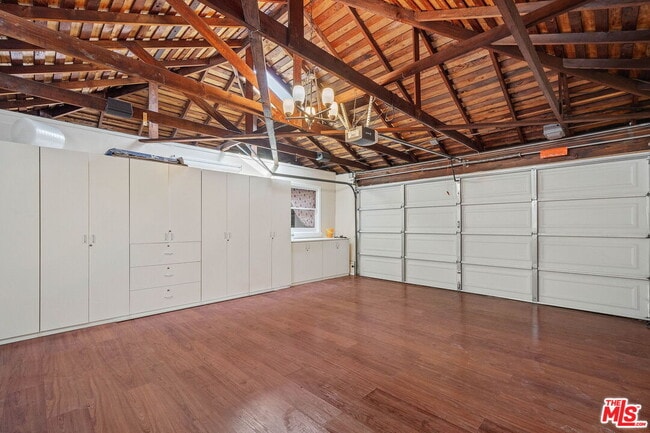 Building Photo - 4818 La Canada Blvd
