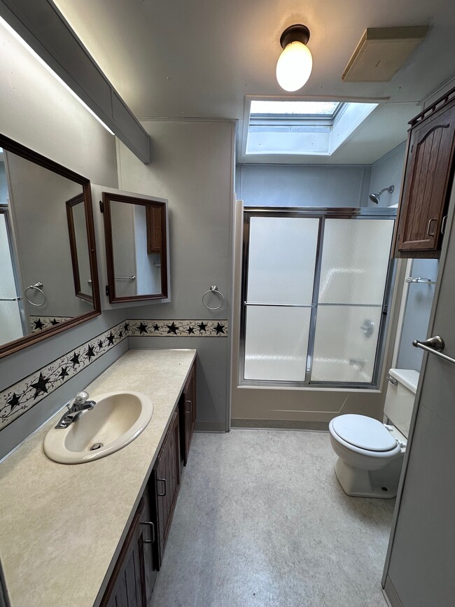 Building Photo - 13347 Private Rd 231