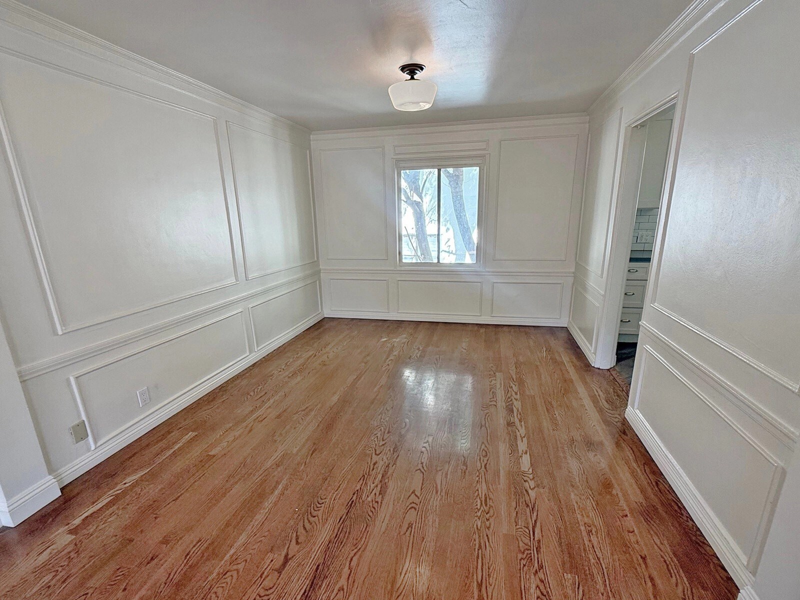 Building Photo - 1221 N Sweetzer Ave