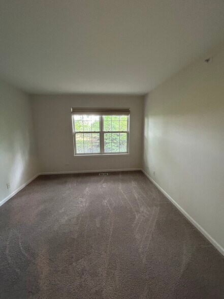 Building Photo - 2375 Chelsea Rd