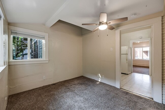 Building Photo - Move In Special! 3 Bedroom House Across from Chico State and WREC!