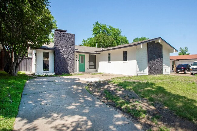 Building Photo - 3057 Dothan Ln