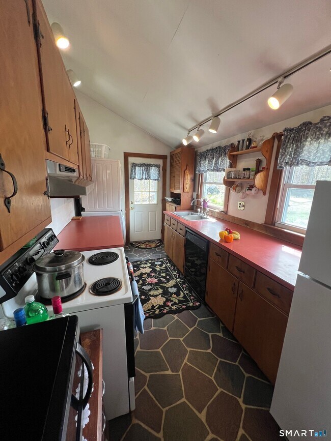 Building Photo - 389 Wyassup Rd