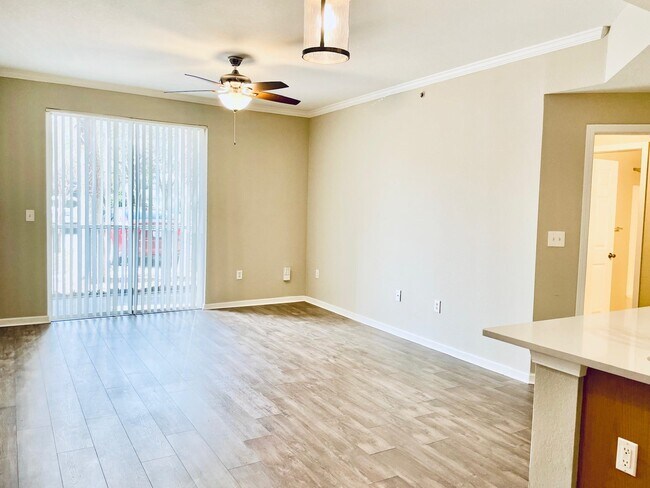 Building Photo - 425 S Villa San Marco Dr