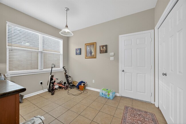 Building Photo - 12731 Heather Landing Ln