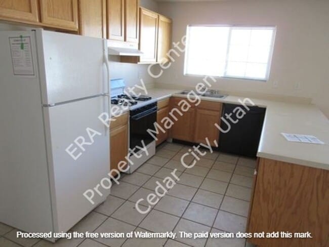 Building Photo - 330 N 900 W