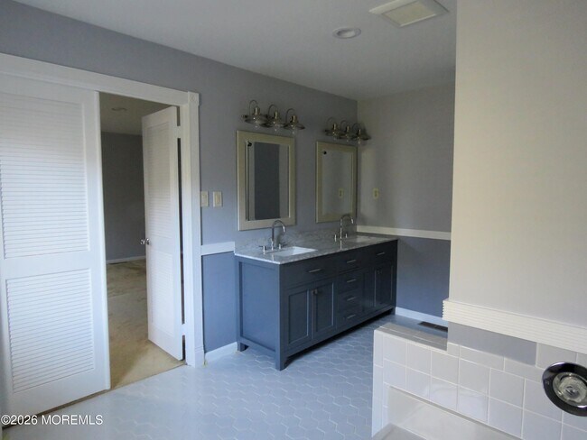 Building Photo - 273 Plum Dr
