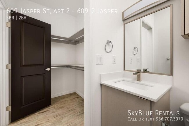 Building Photo - 609 Jasper St