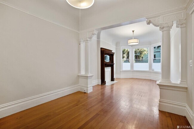 Building Photo - 958 Hayes St