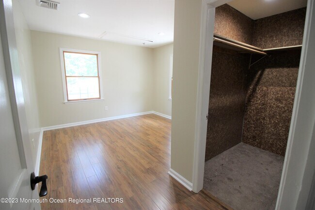 Building Photo - 233 Keller St