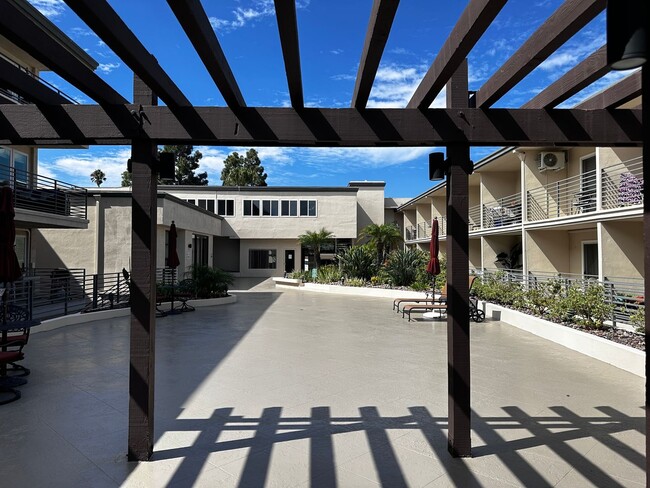 Building Photo - Studio in Point Loma